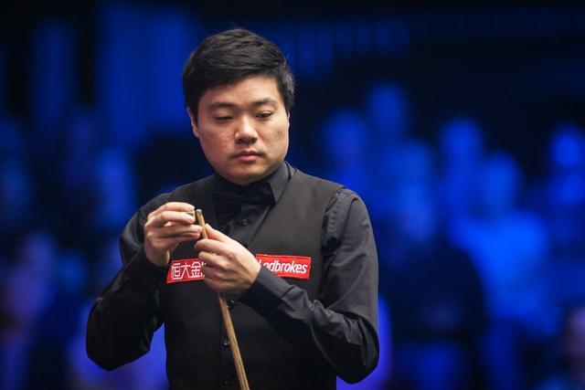 是其中的佼 是其中的佼