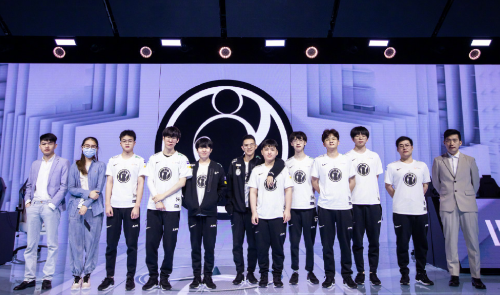 滕哈格在新 滕哈格在新