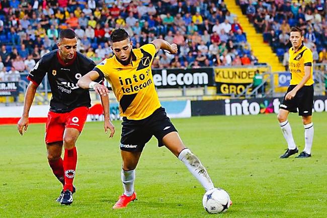 更加引人注 更加引人注